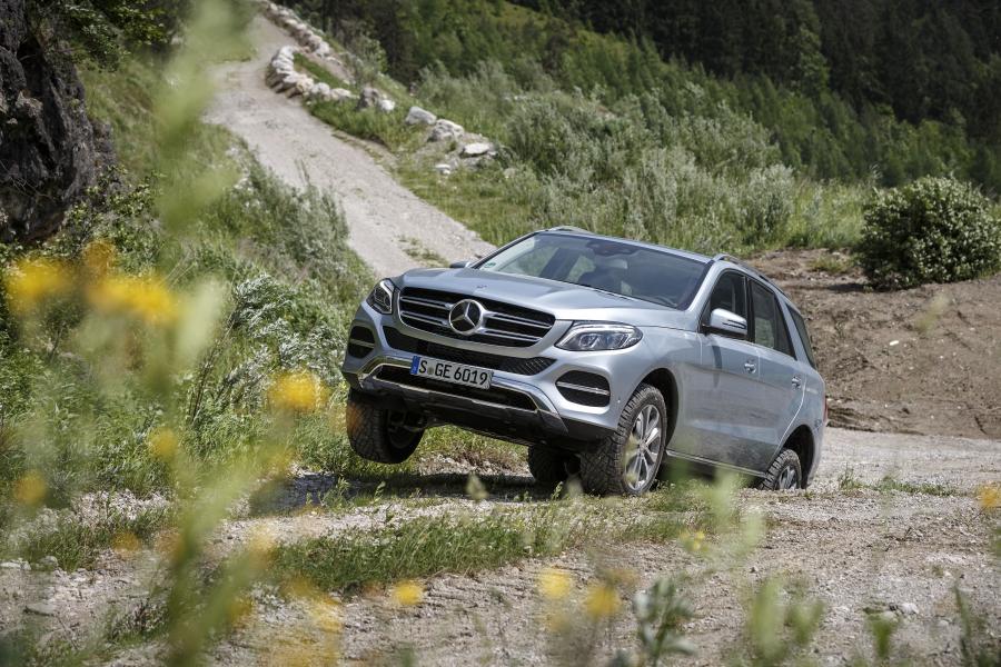 Mercedes-Benz GLE350 d 4Matic 2015 года  (фото 3 из 4)